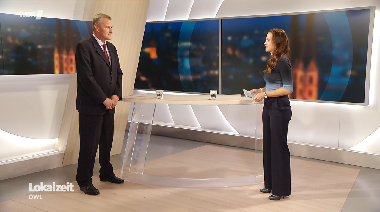 Luxus-Makler Markus Burgdorf beim Studio-Besuch in der WDR Lokalzeit vom 23. September 2025