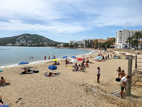 5-Sterne Hotelanalge auf Ibiza zu verkaufen. Das bild zeigt Santa Eularia, Ibiza,