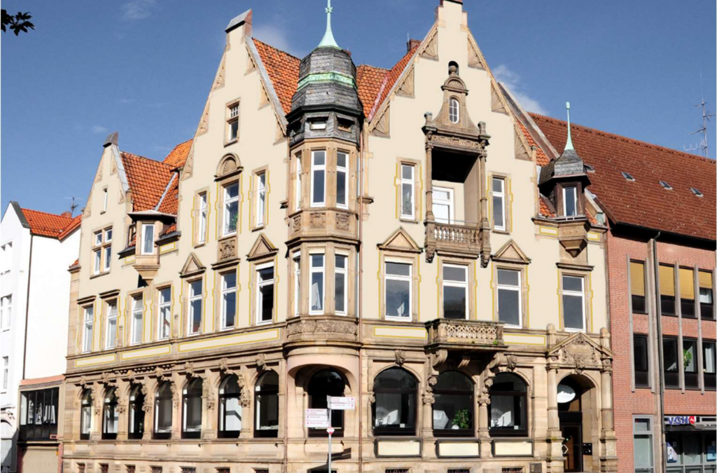 Historisches Bankgebäude am Ostertorwall 40 in Hameln wird jetzt verkauft